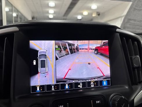 Used 2022 GMC Terrain SLT w/ Infotainment Package II FWD image 29
