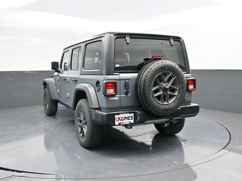 Used 2024 Jeep Wrangler Sport S image 7