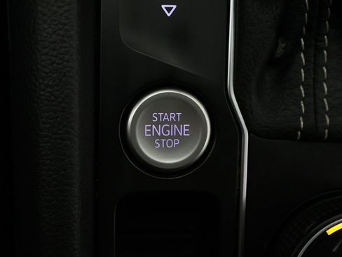 Used 2021 Volkswagen Atlas SE w/ Panoramic Sunroof Package image 42