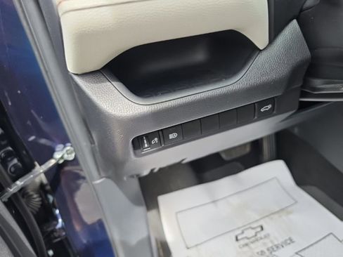 Used 2025 Toyota RAV4 XLE w/ Convenience Package image 20