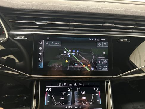 Used 2025 Audi Q7 3.0T Premium Plus AWD/4WD image 24
