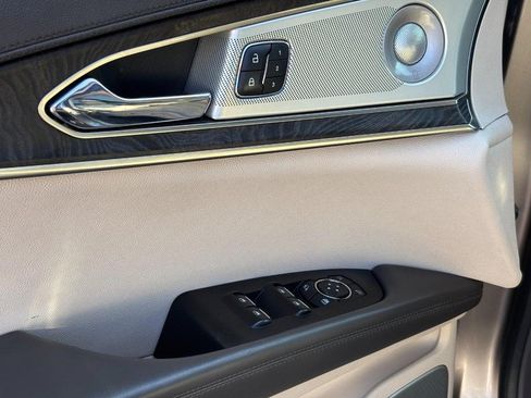 Used 2019 Lincoln Nautilus Reserve w/ Ultimate Package FWD image 16