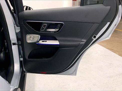 Used 2026 Mercedes-Benz GLC 300 image 13