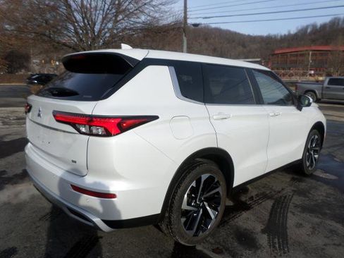 Used 2024 Mitsubishi Outlander SE image 6