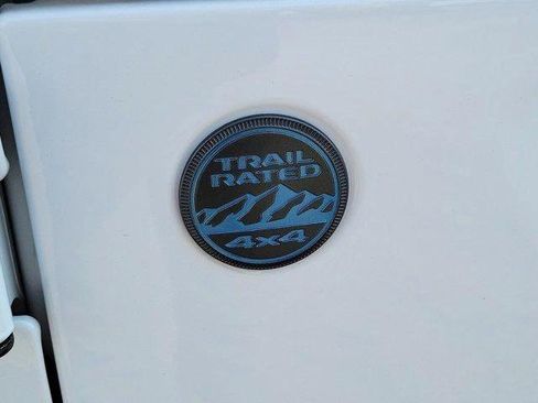 Used 2025 Jeep Wrangler Willys AWD/4WD image 7