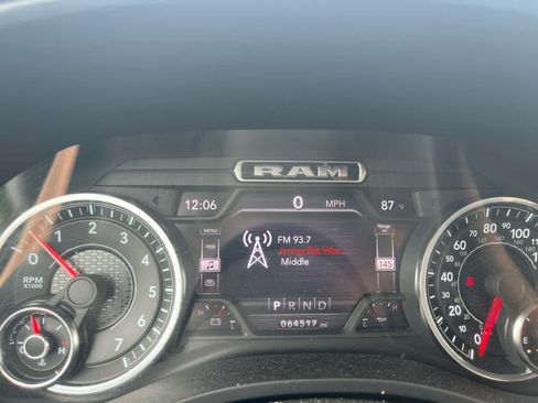 Used 2021 RAM 1500 Big Horn AWD/4WD image 12