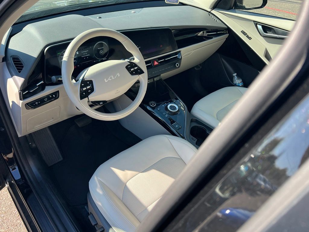 Certified 2023 Kia Niro Wind w/ Wind Preserve Package FWD image 16