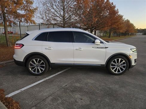 Used 2019 Lincoln Nautilus Select image 6