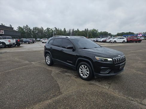 Used 2020 Jeep Cherokee Latitude AWD/4WD image 2