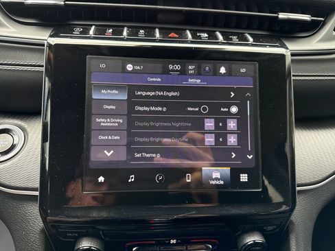 Used 2024 Jeep Grand Cherokee Laredo AWD/4WD image 19
