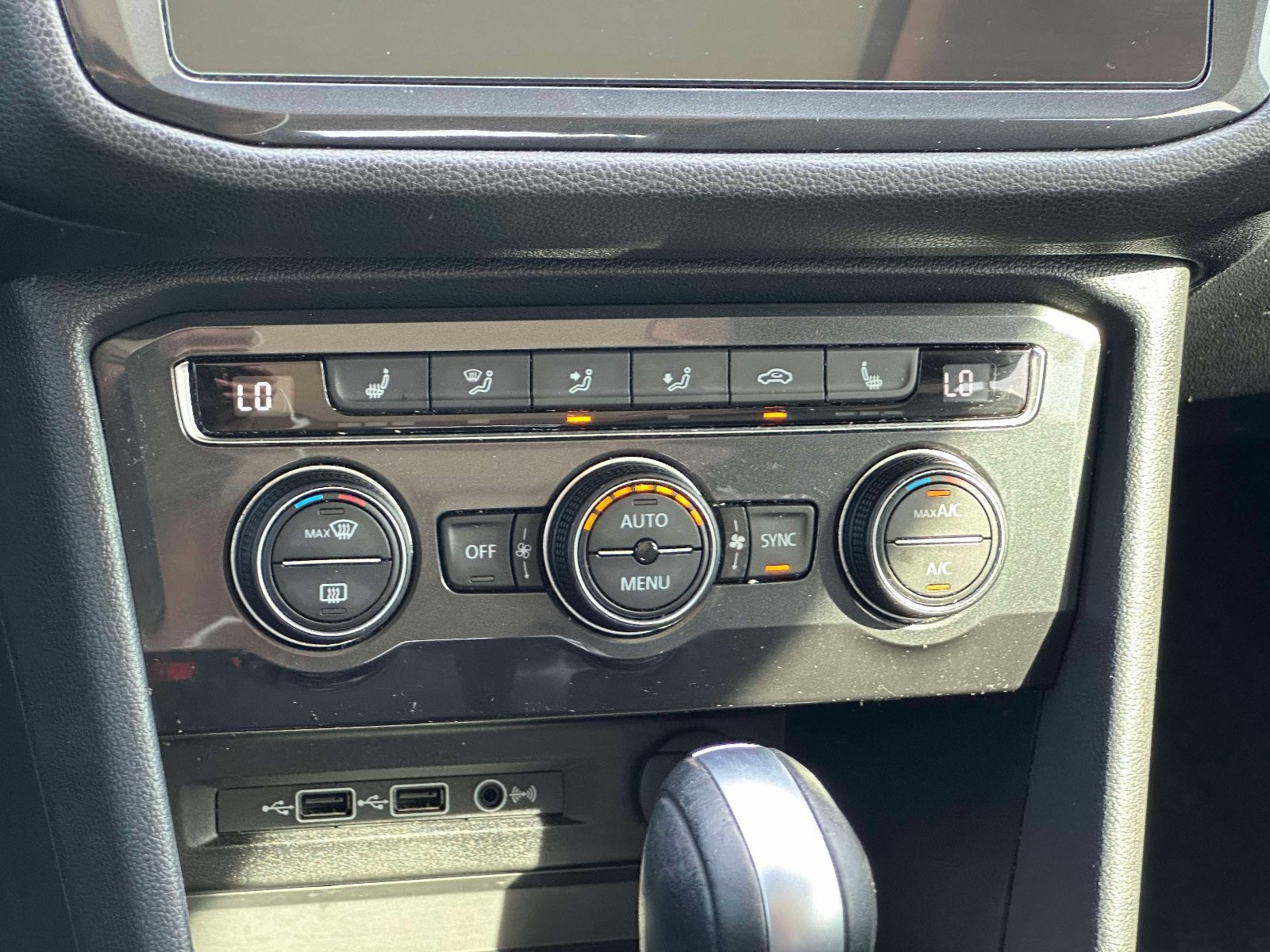 Used 2018 Volkswagen Tiguan SE w/ Panoramic Sunroof Package AWD/4WD image 19