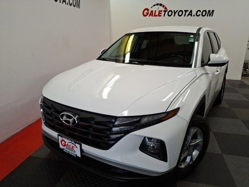 Used 2023 Hyundai Tucson SE image 2