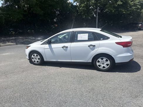 Used 2018 Ford Focus S FWD image 8