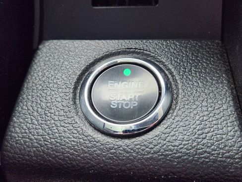 Certified 2019 Ford F150 Platinum w/ Equipment Group 701A Luxury image 26