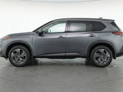 Used 2025 Nissan Rogue SV image 5