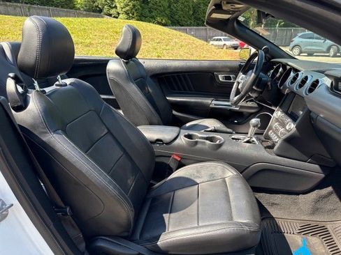 Used 2022 Ford Mustang Premium RWD image 34