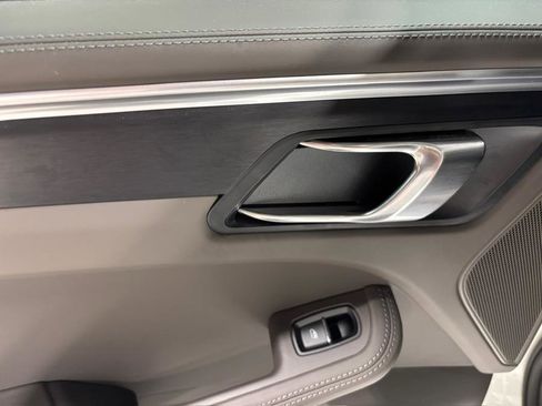 Used 2017 Porsche Macan GTS w/ Premium Package Plus image 12