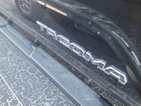 Used 2025 Toyota Tacoma SR5 RWD image 9
