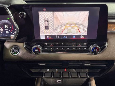 Used 2023 GMC Canyon Denali image 28