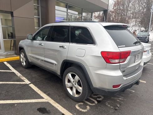Used 2013 Jeep Grand Cherokee Overland w/ Advance Technology Group image 3