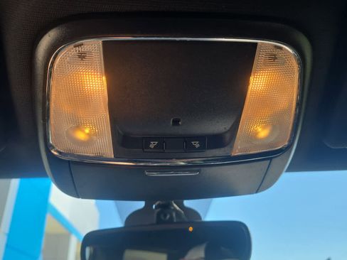 Used 2020 Jeep Grand Cherokee Laredo w/ 18" Wheel & 8.4" Radio Group image 27