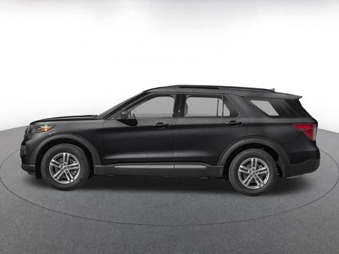 Used 2023 Ford Explorer XLT w/ Equipment Group 202A RWD image 7