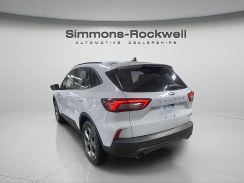 Used 2025 Ford Escape ST-Line AWD/4WD image 3