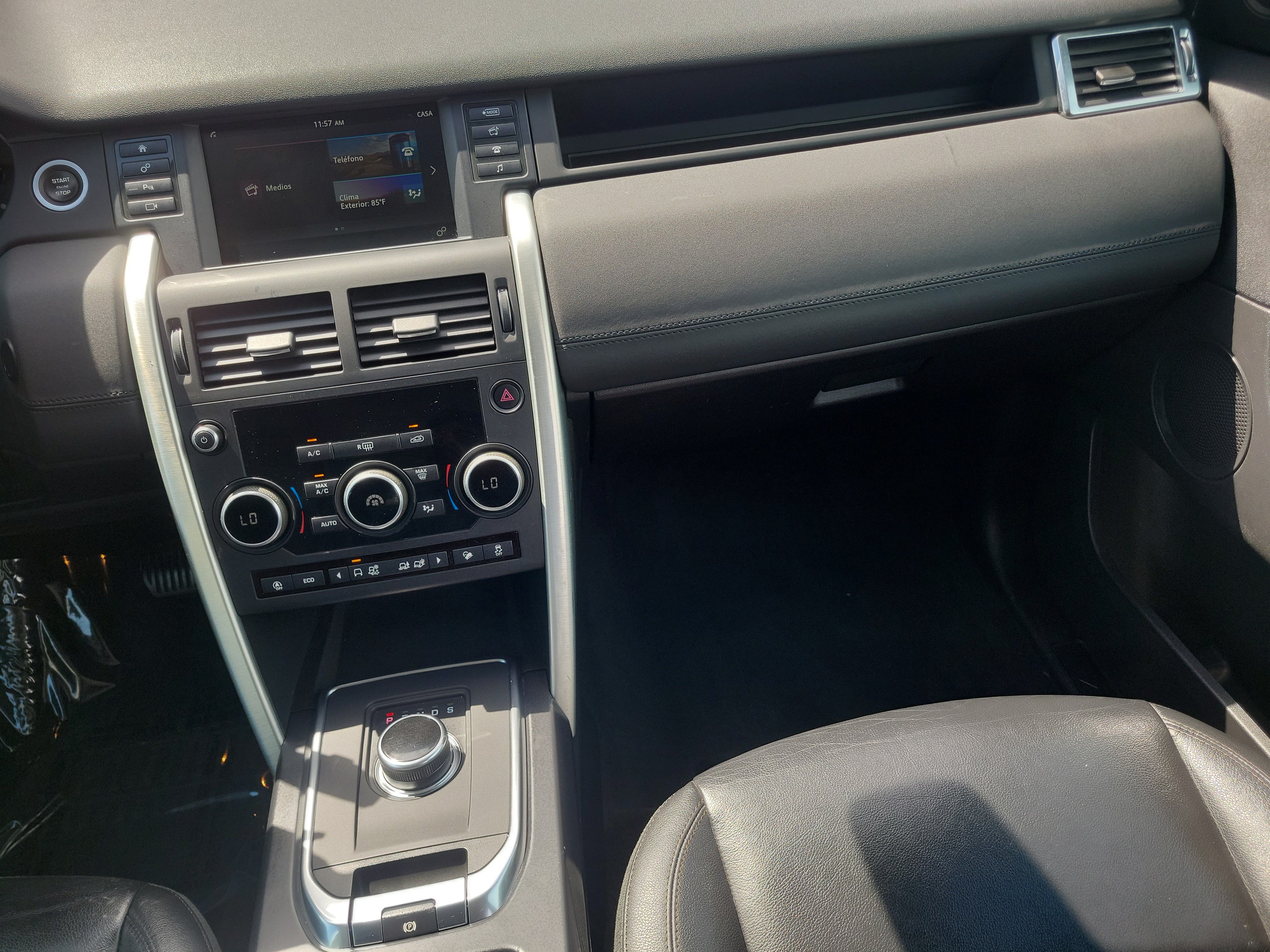 Used 2019 Land Rover Discovery Sport SE AWD/4WD image 19