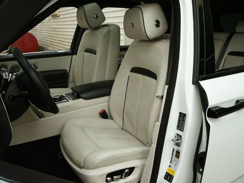 Used 2019 Rolls-Royce Cullinan AWD/4WD image 10