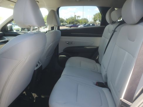 Used 2025 Hyundai Tucson SEL FWD image 12