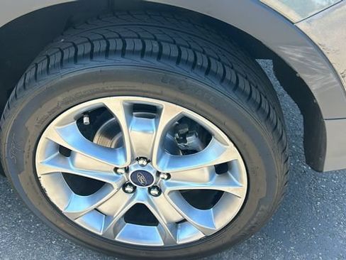 Used 2015 Ford Escape Titanium w/ Equipment Group 301A AWD/4WD image 6