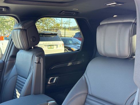 New 2025 Land Rover Discovery Dynamic SE image 20