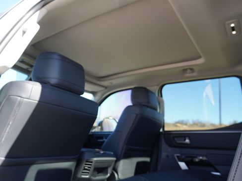 Used 2024 Toyota Tundra Limited image 33