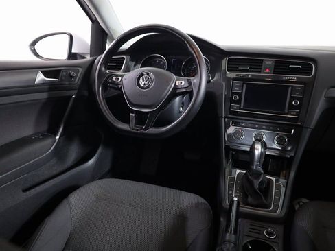 Used 2018 Volkswagen Golf S image 46