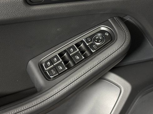 New 2026 Porsche Macan S image 15