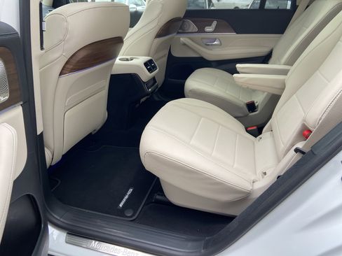 Certified 2025 Mercedes-Benz GLS 450 4MATIC image 41