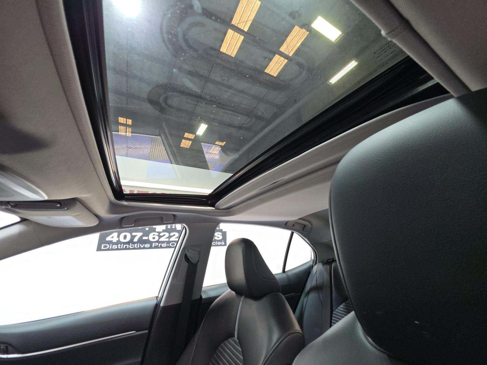 Used 2021 Toyota Camry SE w/ Convenience Package FWD image 6
