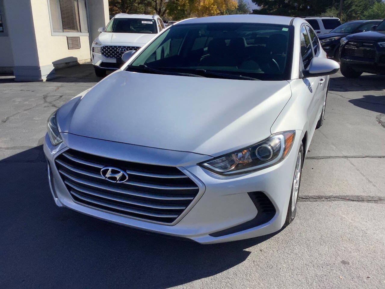 Used 2017 Hyundai Elantra SE FWD image 4