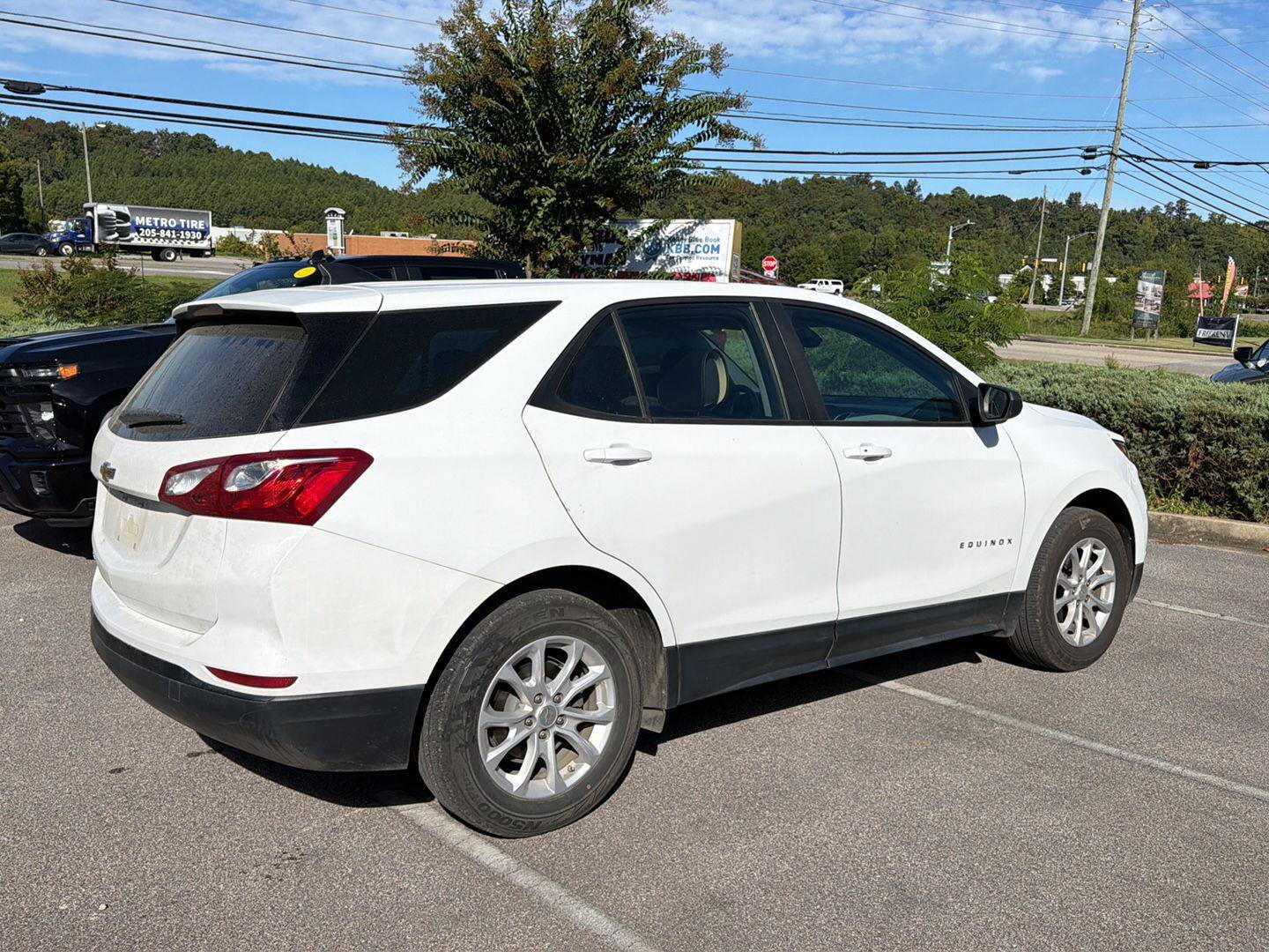 Used 2020 Chevrolet Equinox LS FWD image 3