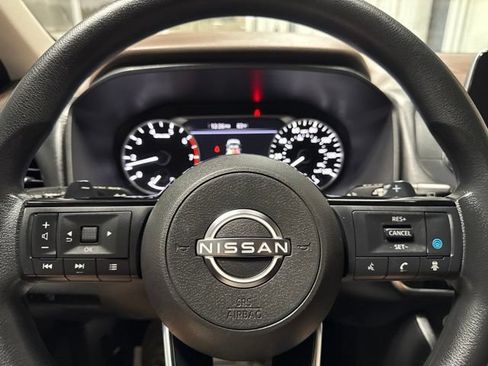 Used 2023 Nissan Rogue SV AWD/4WD image 13