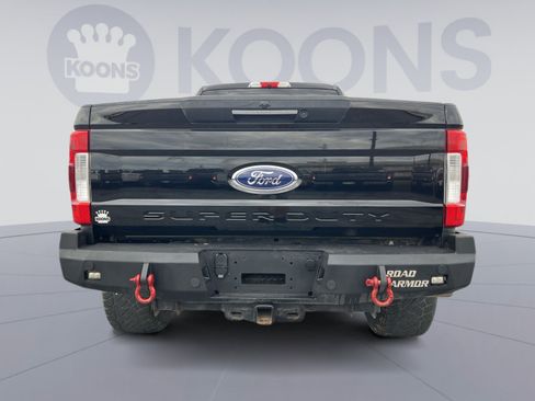 Used 2017 Ford F250 Lariat w/ Lariat Ultimate Package AWD/4WD image 5