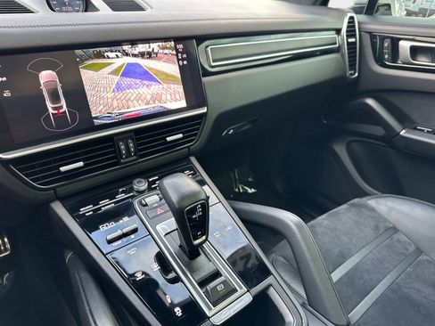 Used 2022 Porsche Cayenne GTS image 25