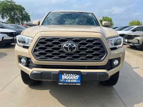 Used 2020 Toyota Tacoma TRD Off-Road AWD/4WD image 3