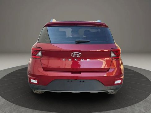 Used 2024 Hyundai Venue SEL FWD image 6