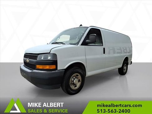 Used 2019 Chevrolet Express 2500 w/ Driver Convenience Package image 3