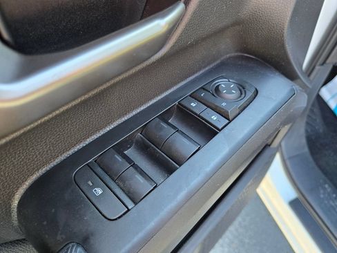 Used 2025 Toyota Tacoma TRD Off-Road AWD/4WD image 12