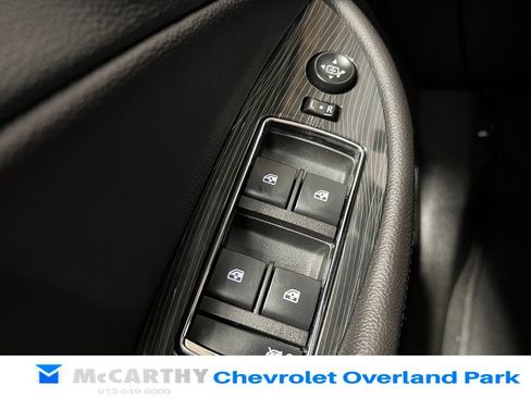 Used 2017 Chevrolet Impala Premier w/ Enhanced Convenience Package FWD image 16
