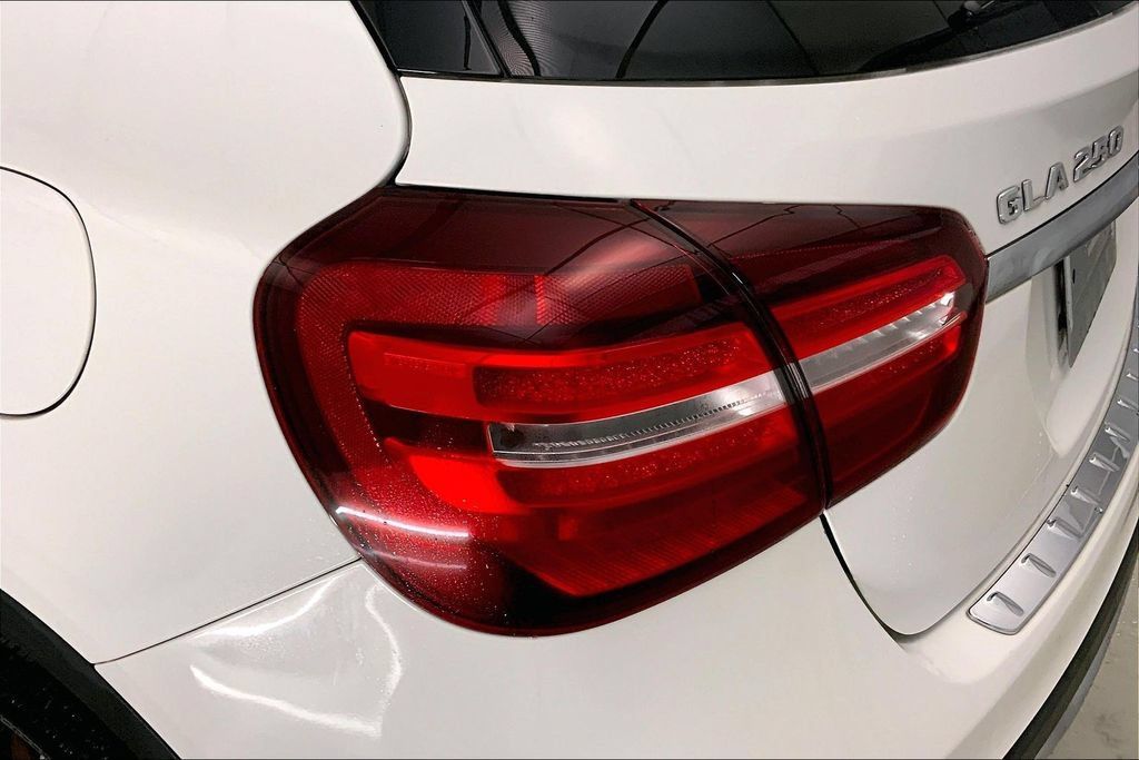 Used 2019 Mercedes-Benz GLA 250 4MATIC image 28
