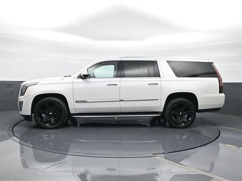 Used 2020 Cadillac Escalade ESV 2WD image 5