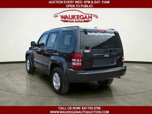 Used 2010 Jeep Liberty Sport RWD image 5